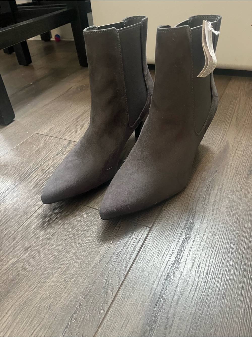 GAP Pointed-Toe Chelsea Ankle Boots in Charcoal